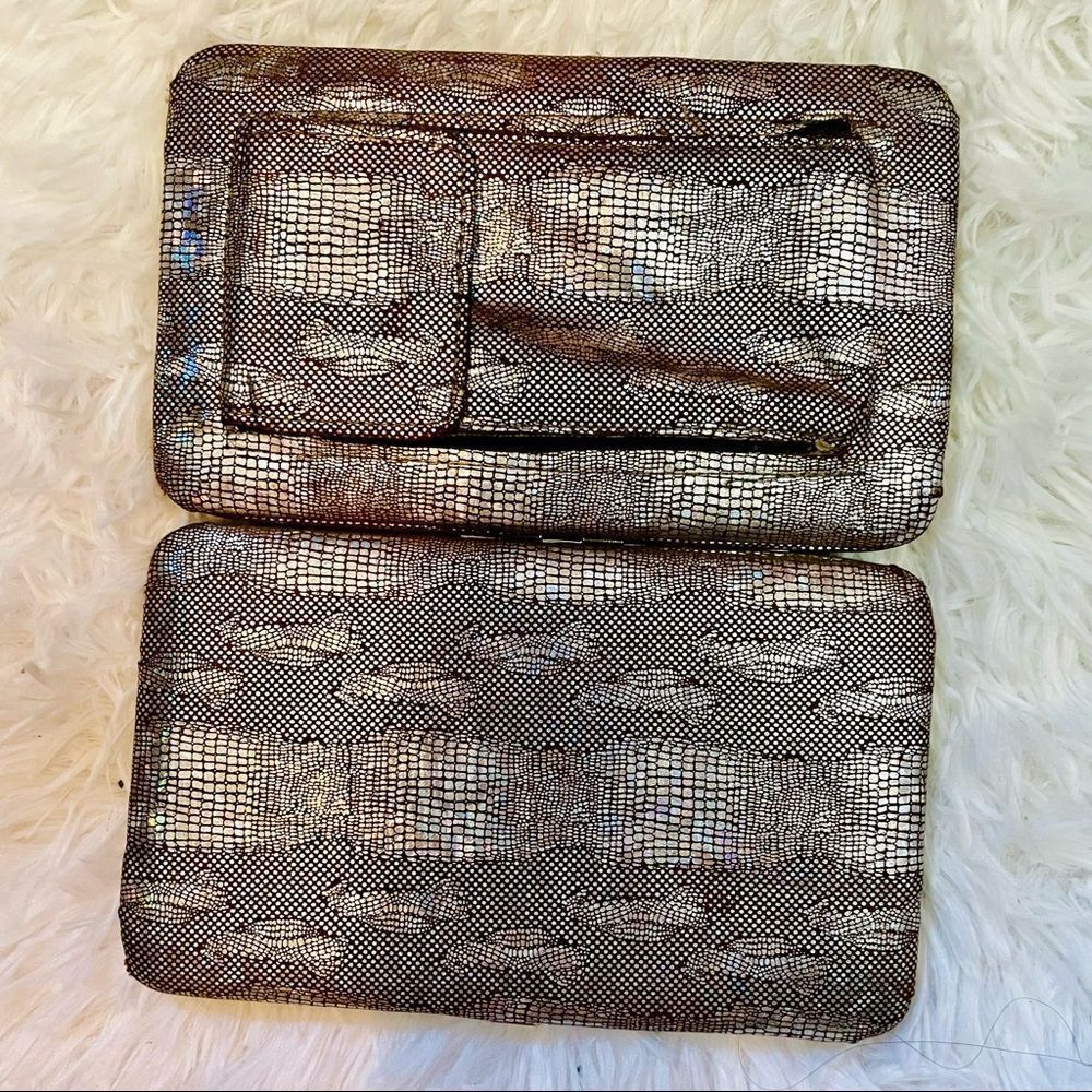 š„Host Pick!š„Ā Vintage Y2K HolographicāSilverāSnakeskināClutch - Picture 5 of 10
